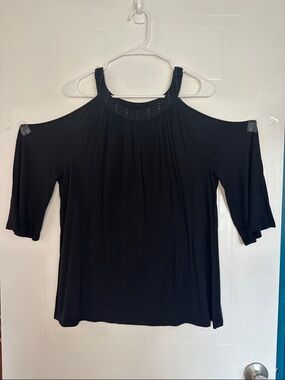 EUC BOLD elements Black Cold-Shoulder Knit Top
